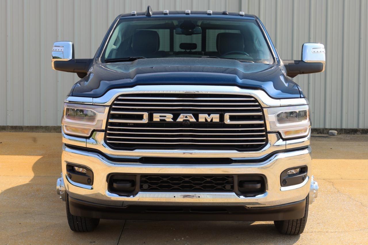 RAM 3500 Laramie 4x4 Crew Cab 8' Box 2024