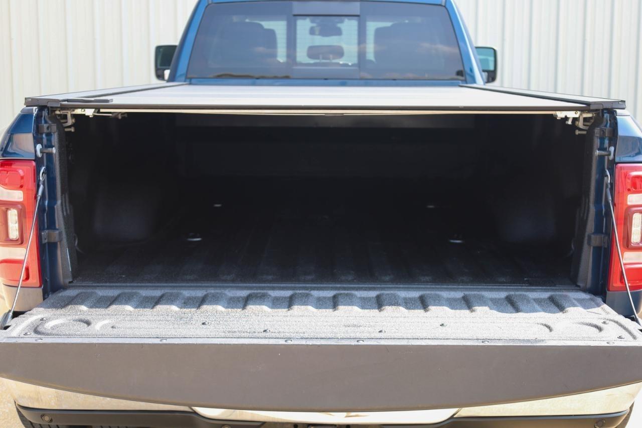 RAM 3500 Laramie 4x4 Crew Cab 8' Box 2024