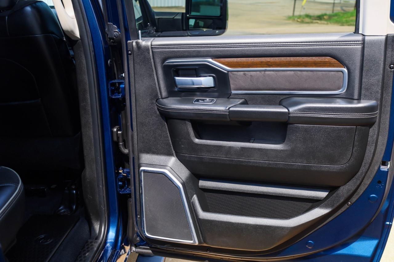 RAM 3500 Laramie 4x4 Crew Cab 8' Box 2024