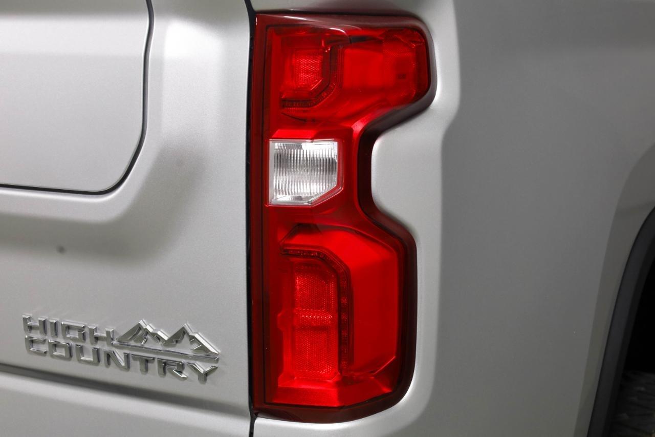 Chevrolet Silverado 2500HD 4WD Crew Cab 159" High Country 2022