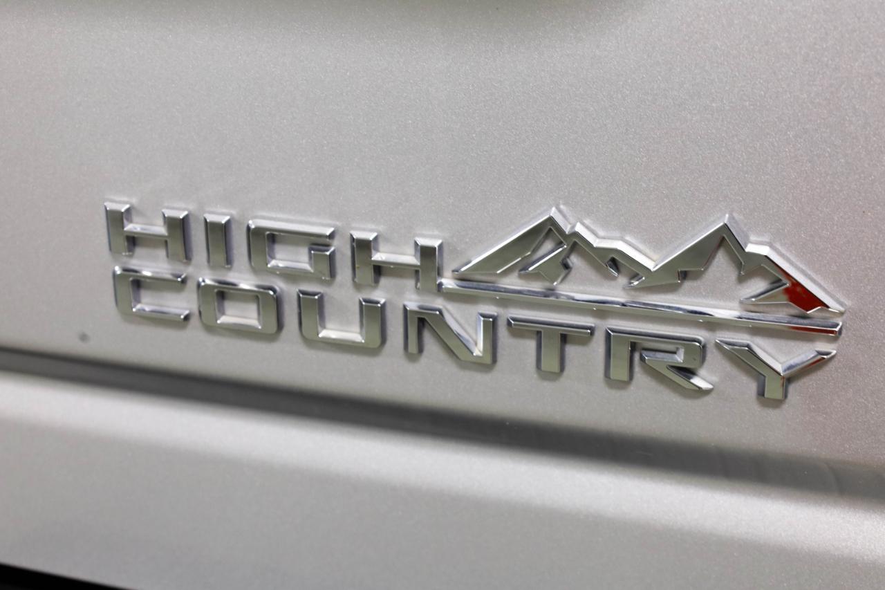 Chevrolet Silverado 2500HD 4WD Crew Cab 159" High Country 2022
