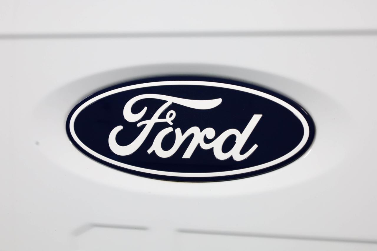 Ford F-150 XLT 2WD SuperCrew 5.5' Box 2025