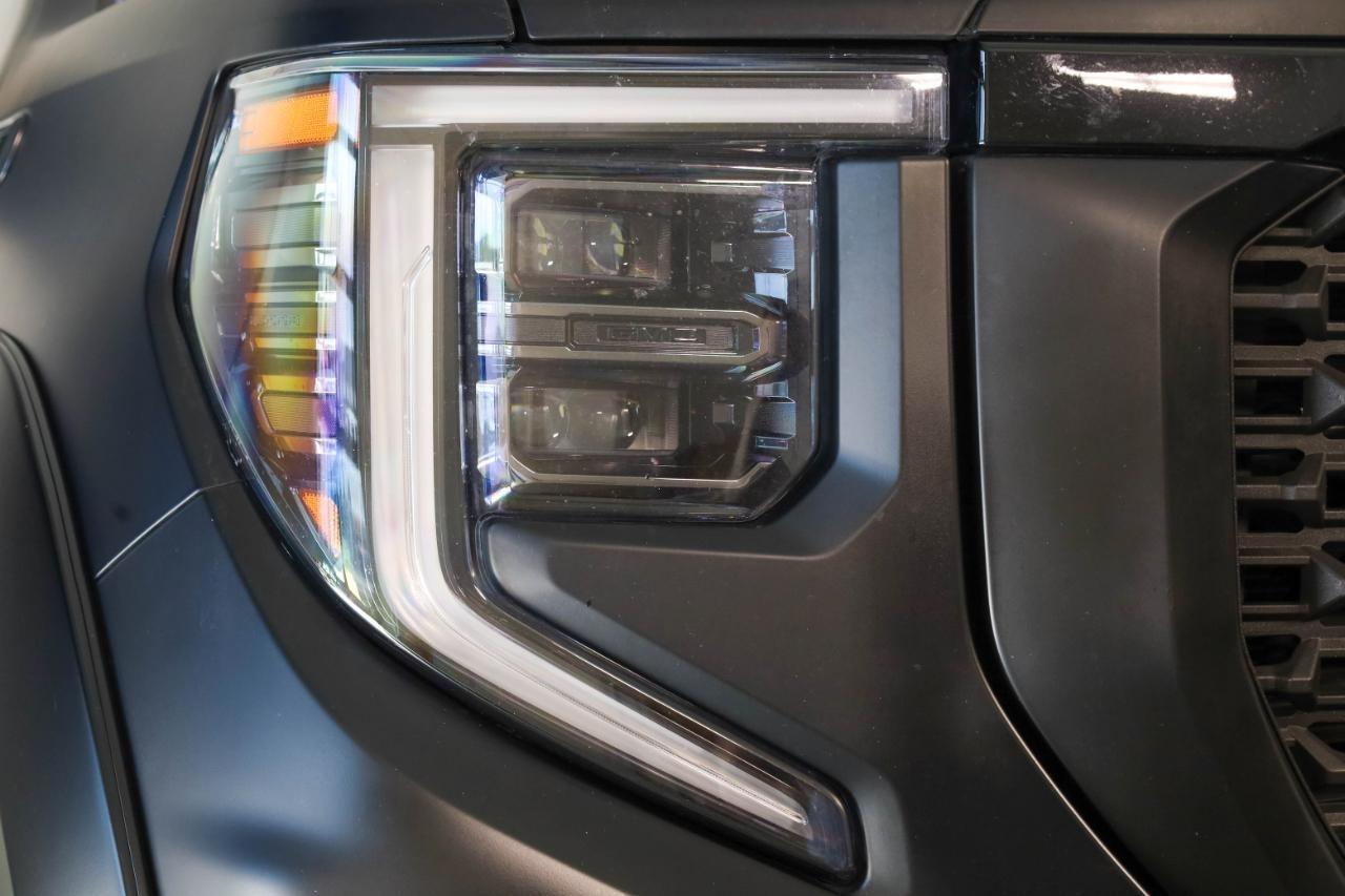 GMC Sierra 1500 4WD Crew Cab 147" AT4 2023