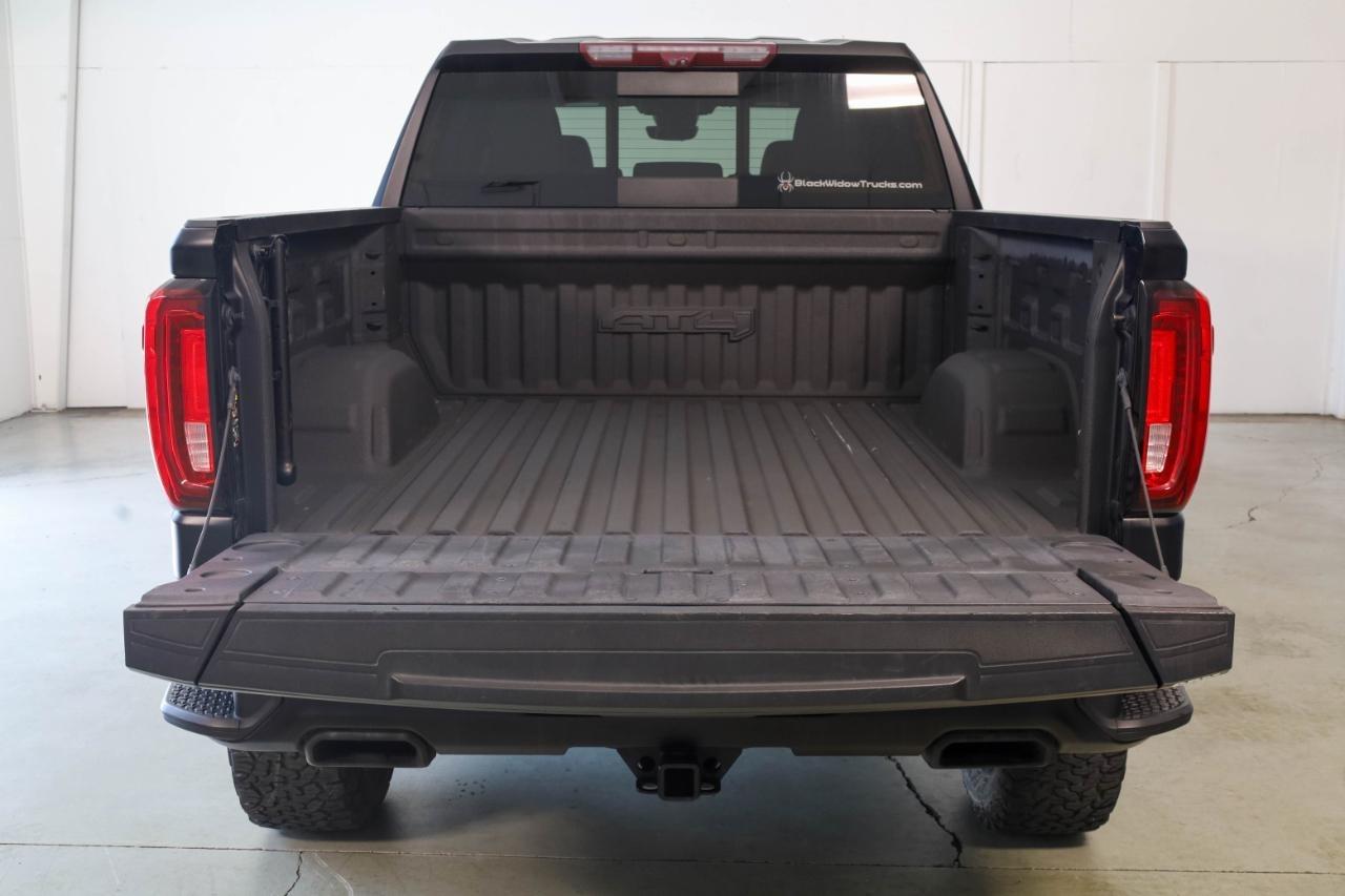 GMC Sierra 1500 4WD Crew Cab 147" AT4 2023