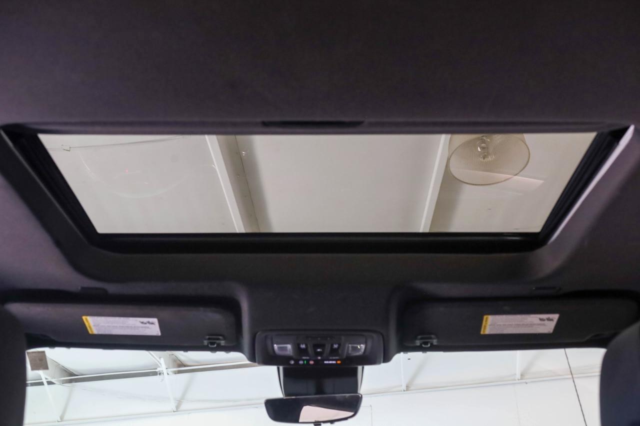 GMC Sierra 1500 4WD Crew Cab 147" AT4 2023