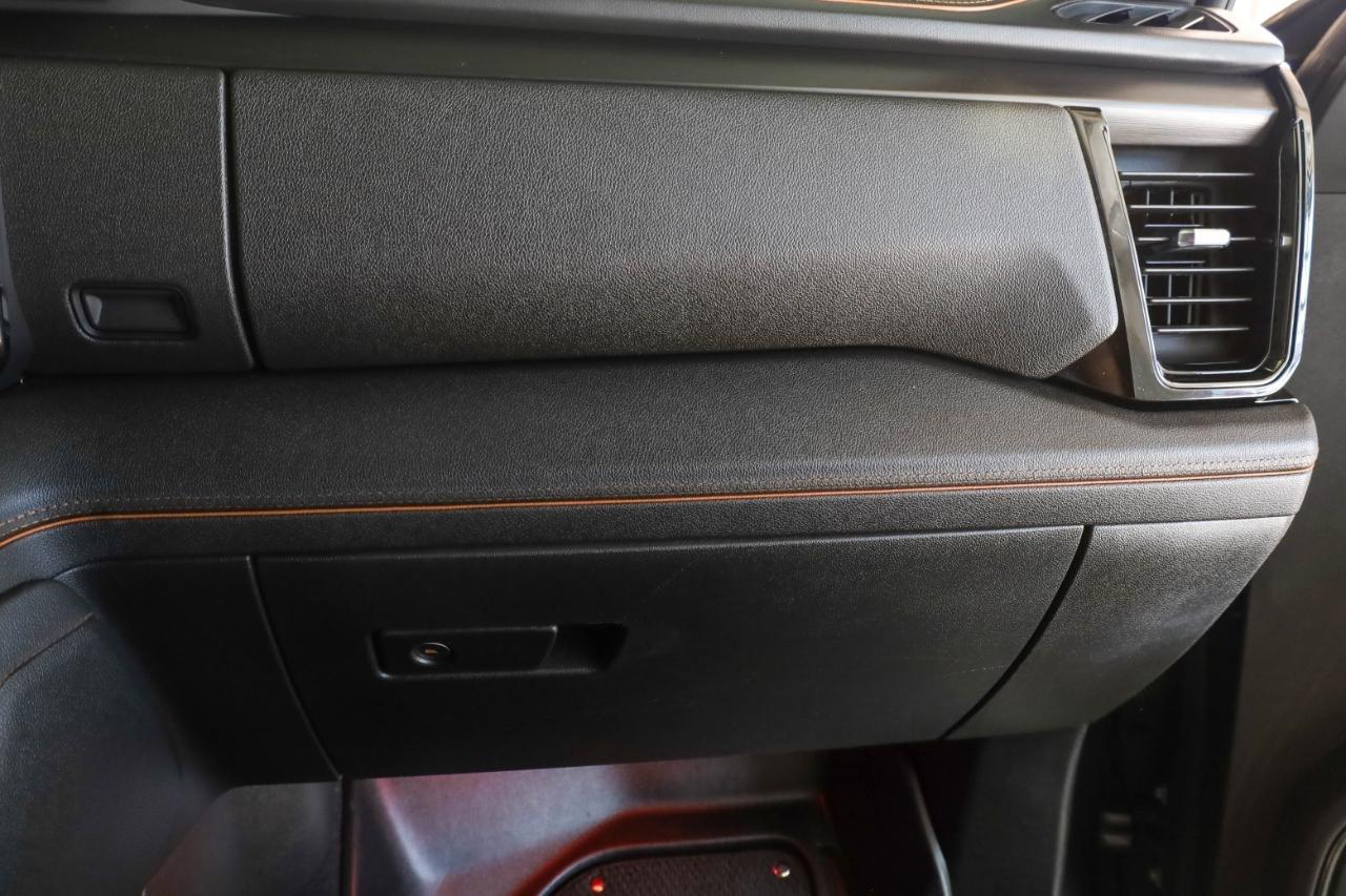 GMC Sierra 1500 4WD Crew Cab 147" AT4 2023