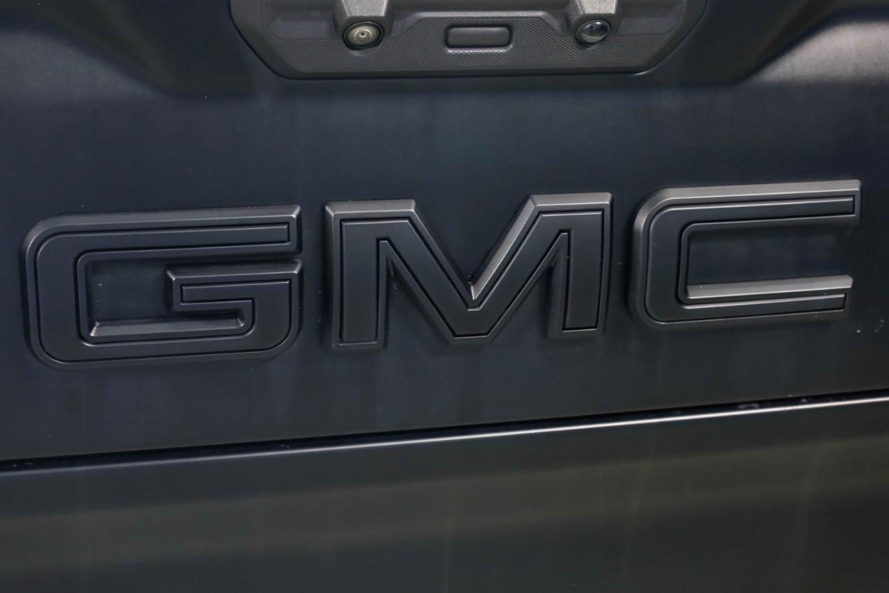 GMC Sierra 1500 4WD Crew Cab 147" AT4 2023