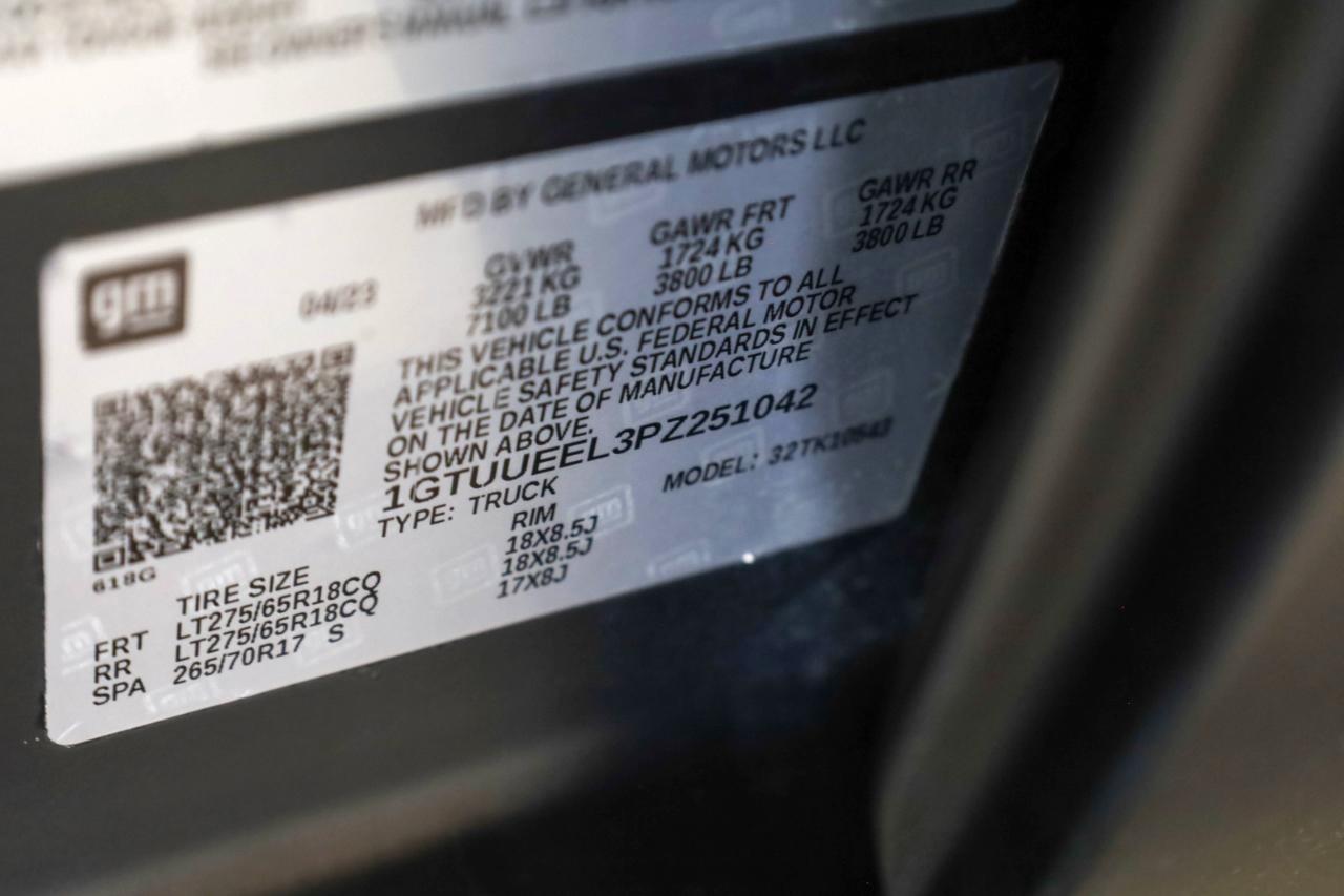 GMC Sierra 1500 4WD Crew Cab 147" AT4 2023