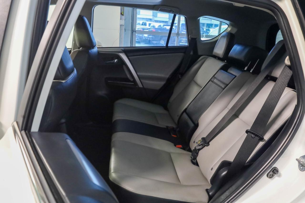 Toyota RAV4 Hybrid Limited AWD (Natl) 2017