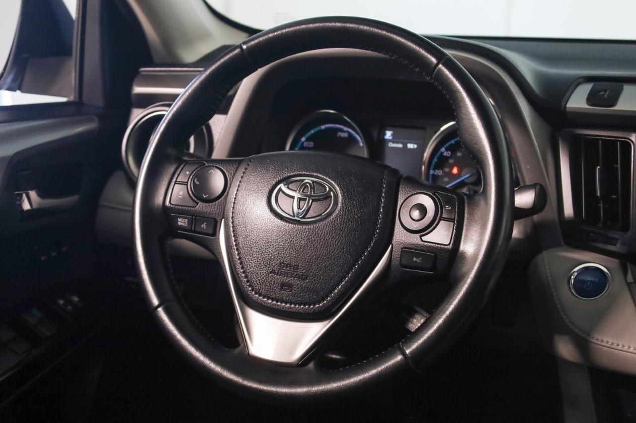 Toyota RAV4 Hybrid Limited AWD (Natl) 2017