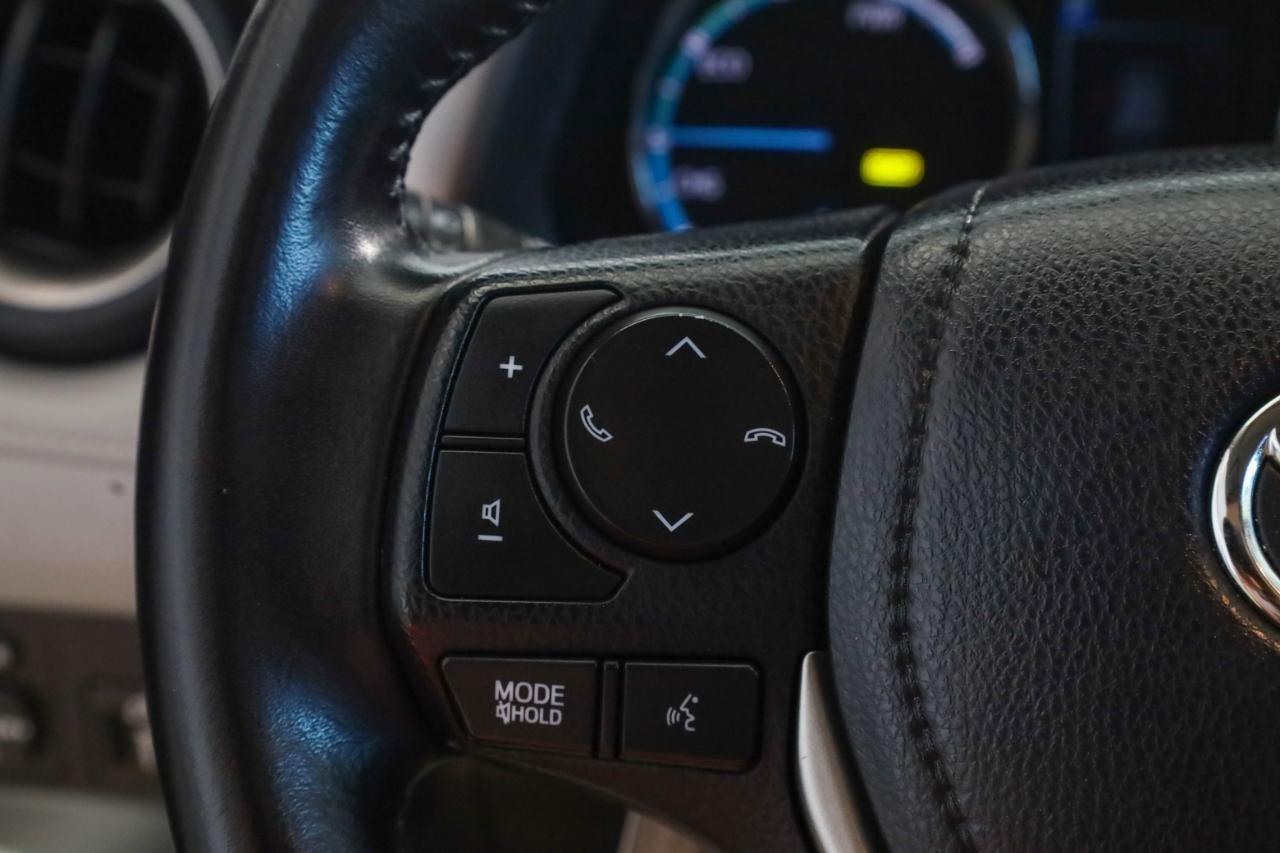Toyota RAV4 Hybrid Limited AWD (Natl) 2017