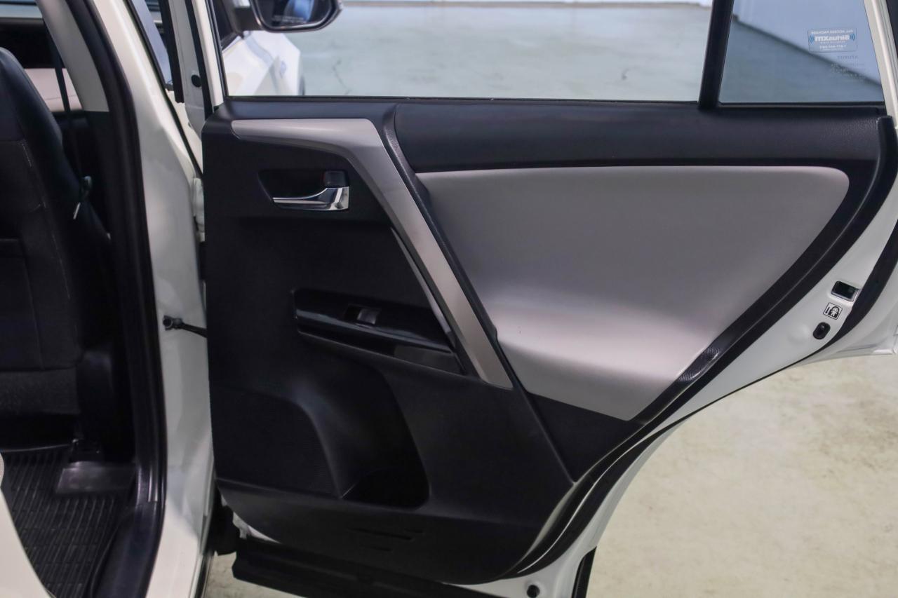 Toyota RAV4 Hybrid Limited AWD (Natl) 2017
