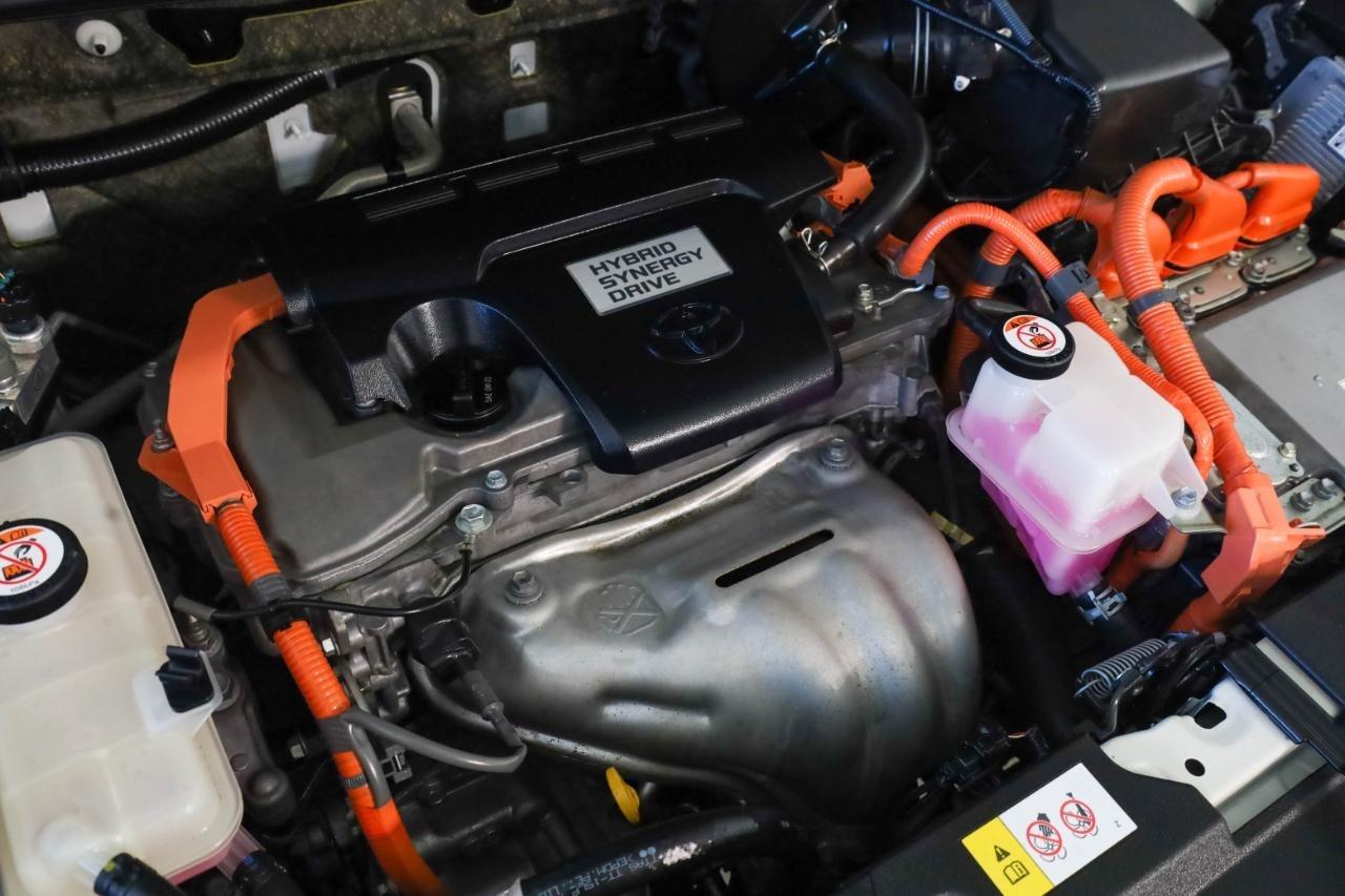 Toyota RAV4 Hybrid Limited AWD (Natl) 2017