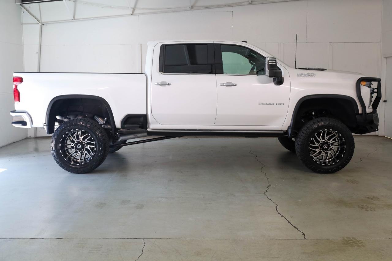 Chevrolet Silverado 3500HD 4WD Crew Cab 159" High Country 2021