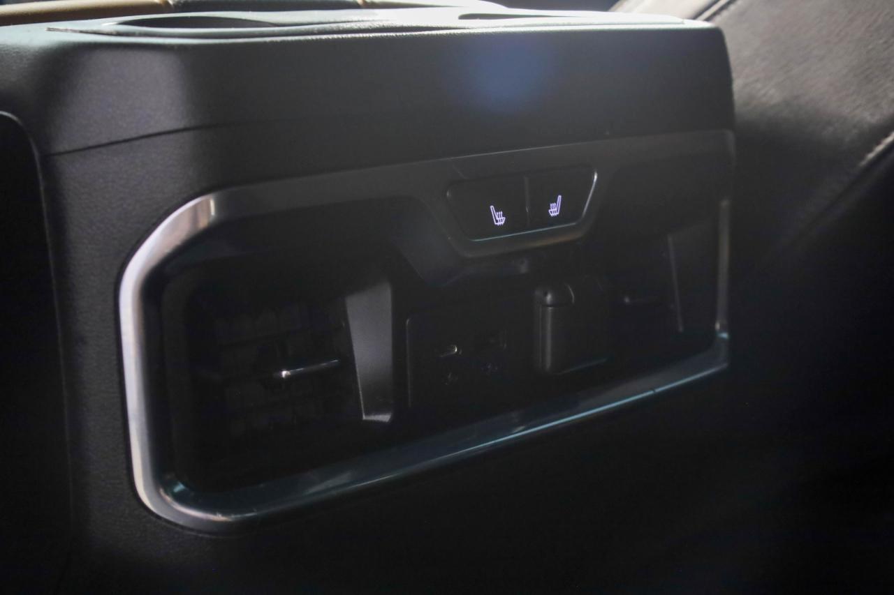 Chevrolet Silverado 3500HD 4WD Crew Cab 159" High Country 2021