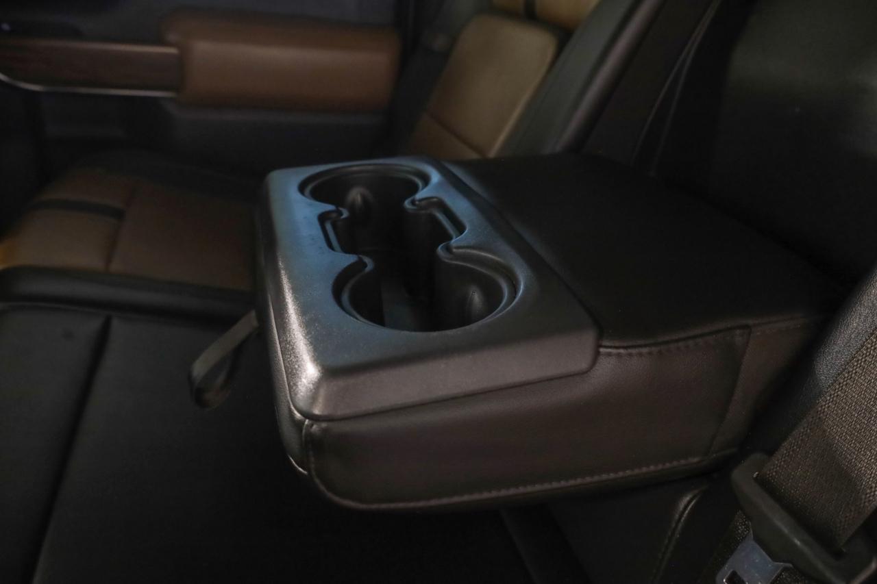Chevrolet Silverado 3500HD 4WD Crew Cab 159" High Country 2021