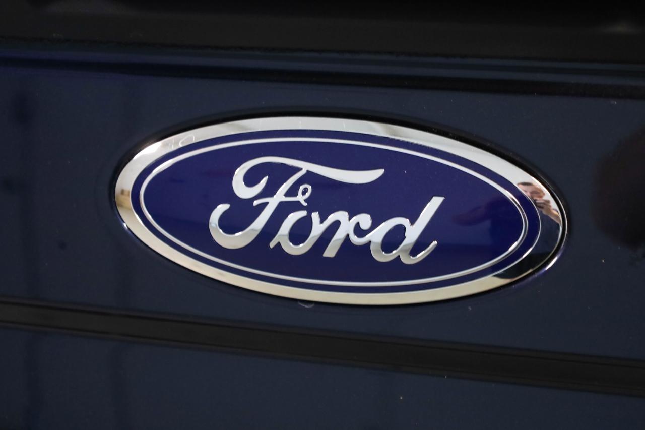 Ford Super Duty F-250 SRW King Ranch 4WD Crew Cab 8' Box 2022