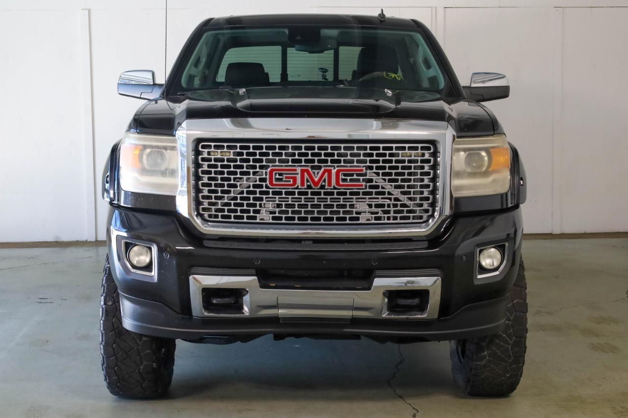 GMC Sierra 2500HD 4WD Crew Cab 153.7" Denali 2015