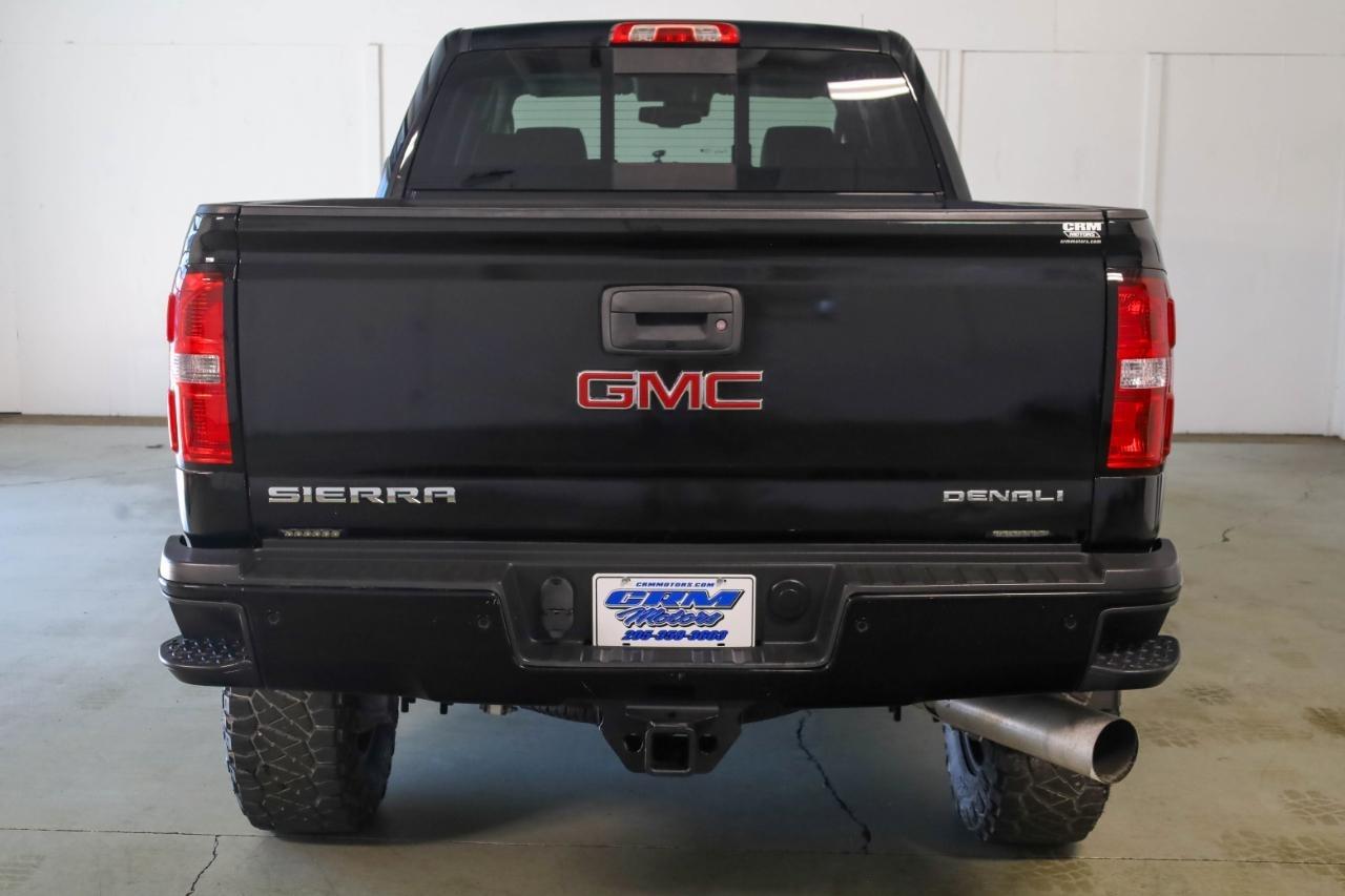 GMC Sierra 2500HD 4WD Crew Cab 153.7" Denali 2015