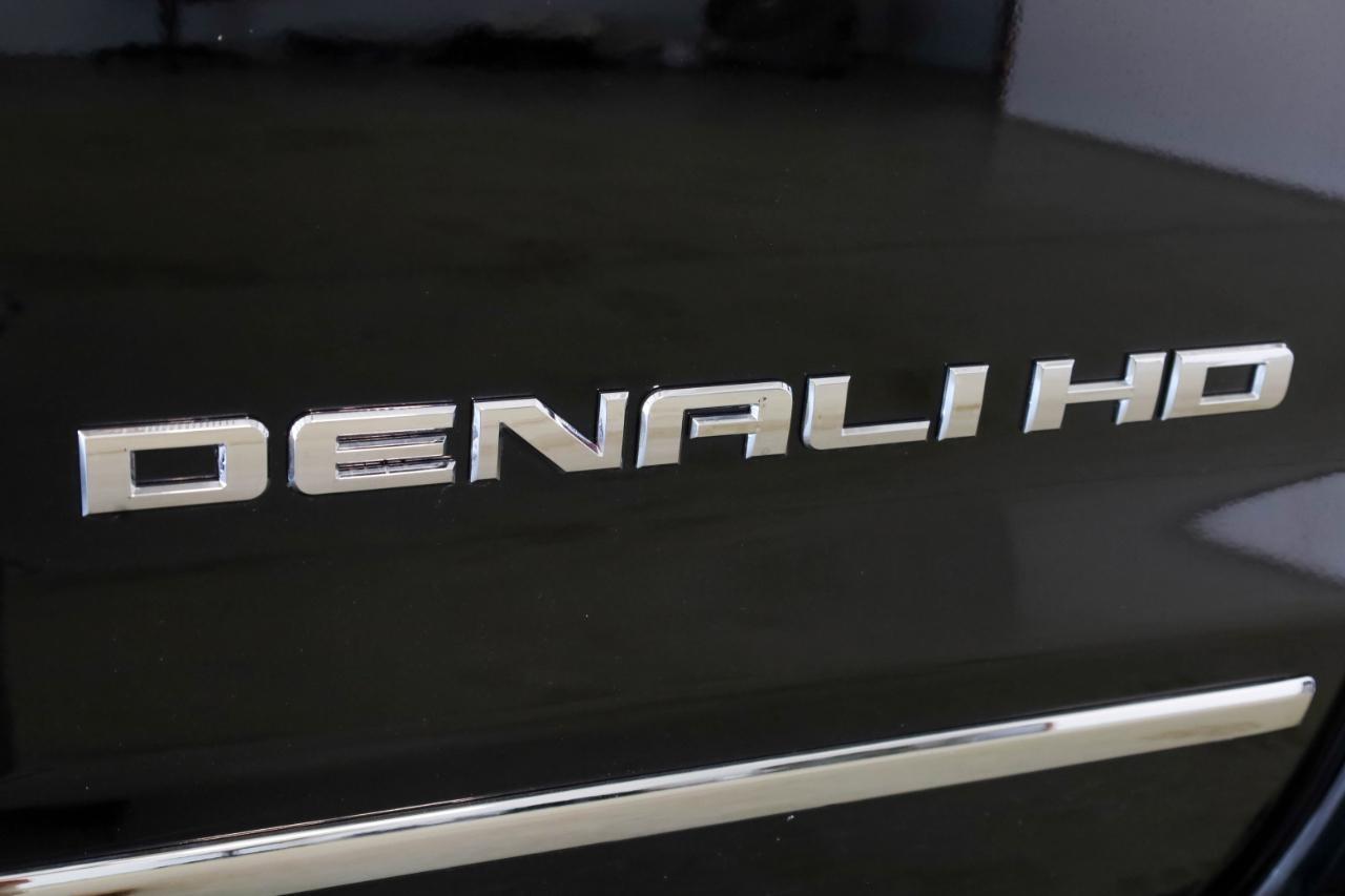GMC Sierra 2500HD 4WD Crew Cab 153.7" Denali 2015