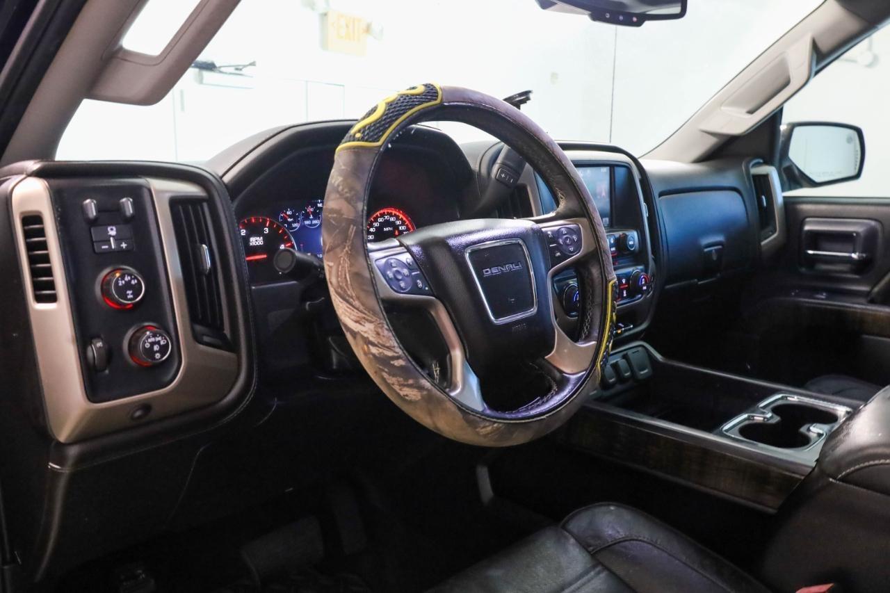 GMC Sierra 2500HD 4WD Crew Cab 153.7" Denali 2015