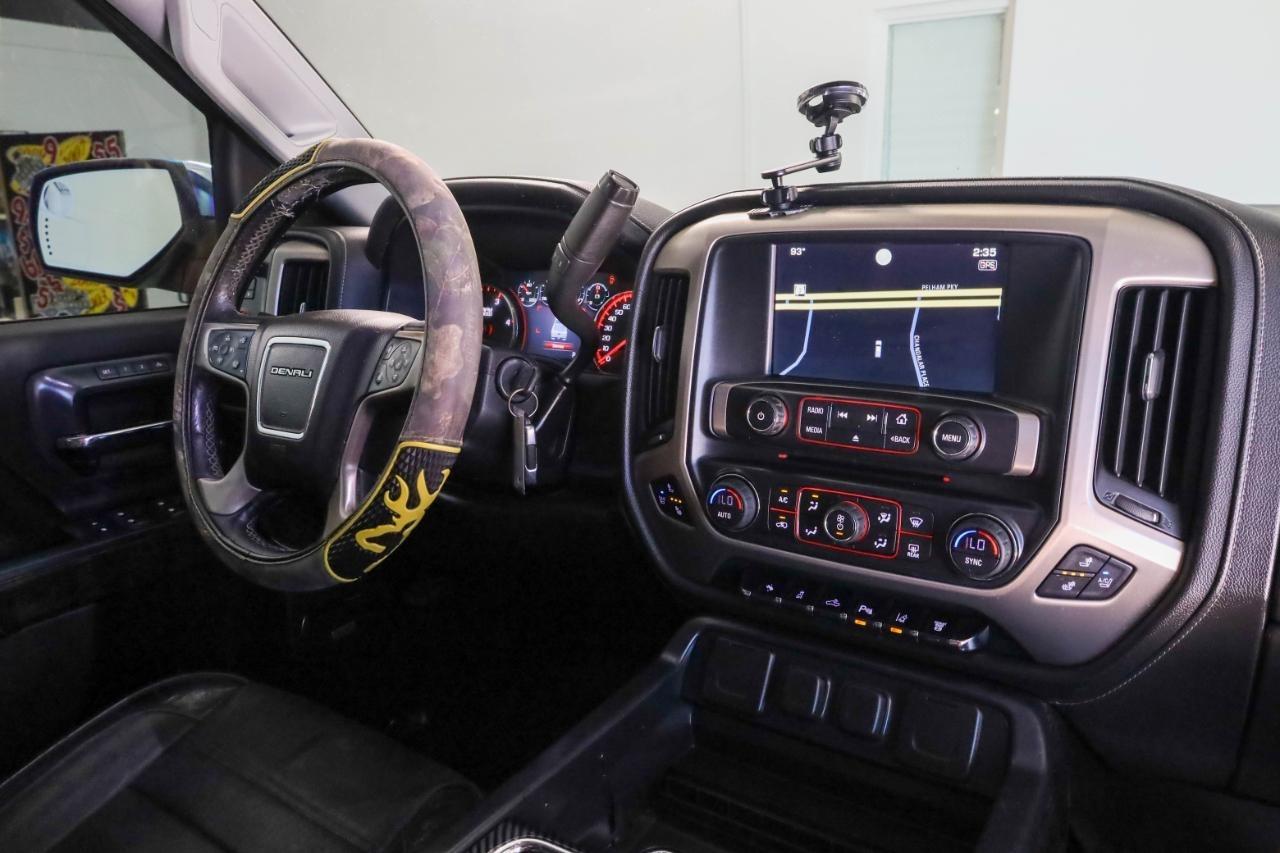 GMC Sierra 2500HD 4WD Crew Cab 153.7" Denali 2015