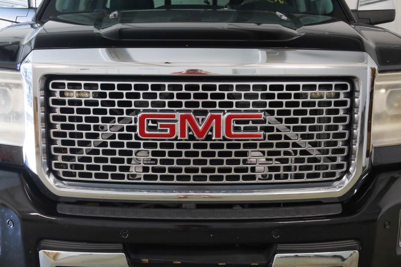 GMC Sierra 2500HD 4WD Crew Cab 153.7" Denali 2015