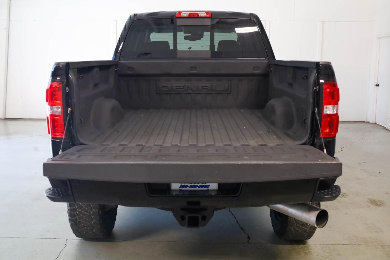 GMC Sierra 2500HD 4WD Crew Cab 153.7" Denali 2015