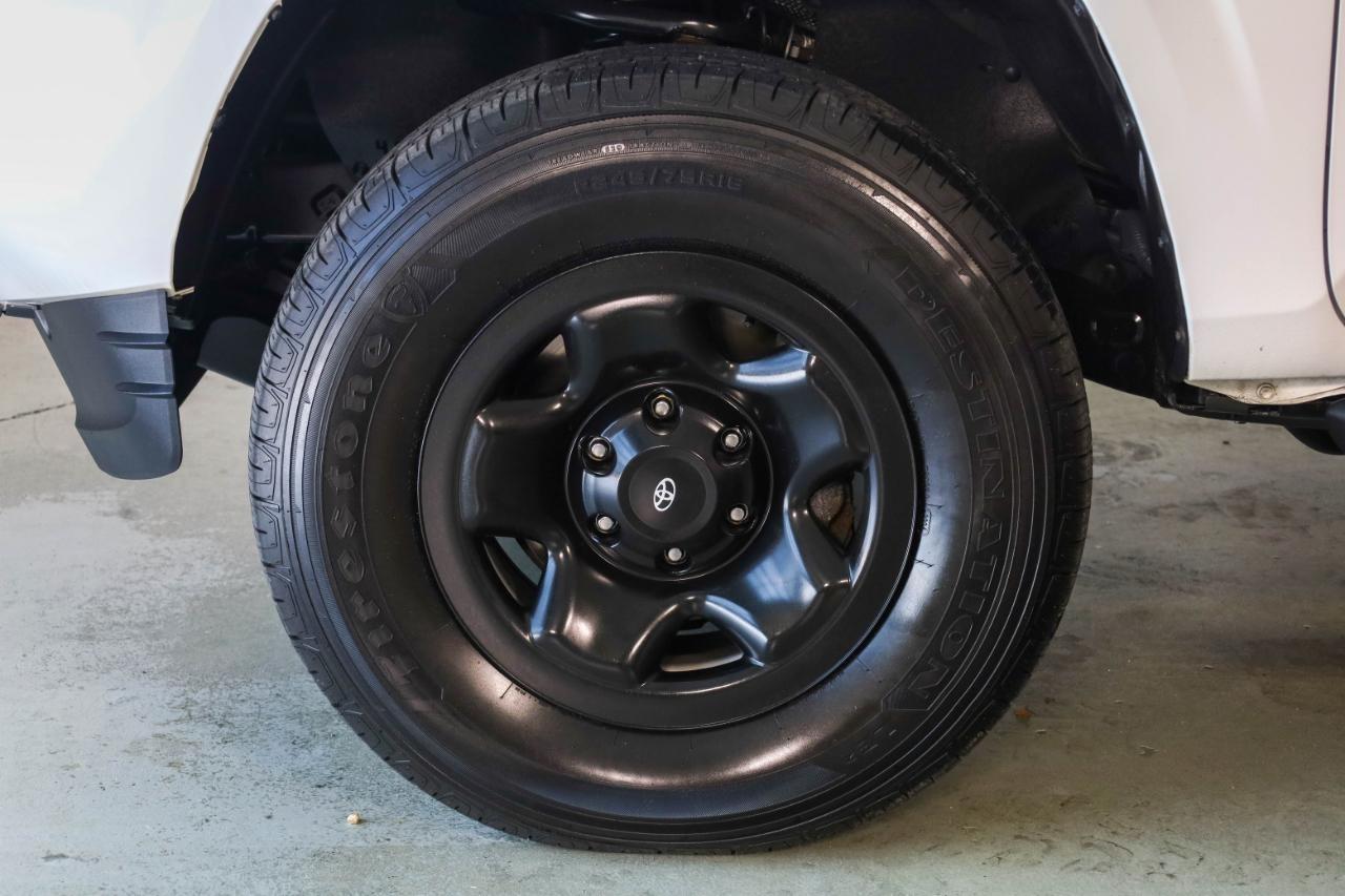 Toyota Tacoma 4WD TRD Off Road Double Cab 5' Bed V6 MT (Natl) 2023