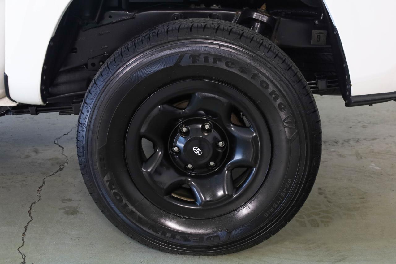 Toyota Tacoma 4WD TRD Off Road Double Cab 5' Bed V6 MT (Natl) 2023