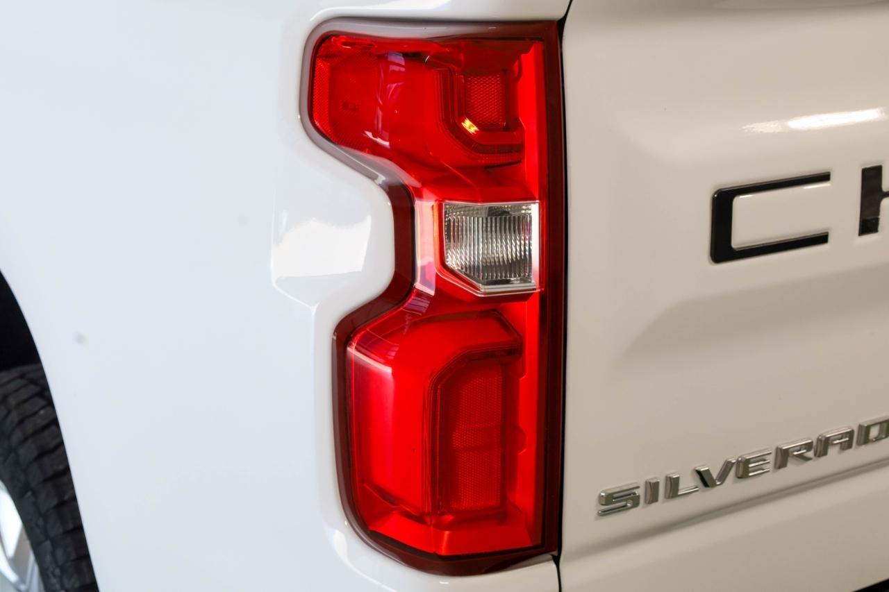 Chevrolet Silverado 1500 4WD Crew Cab 147" Custom 2021