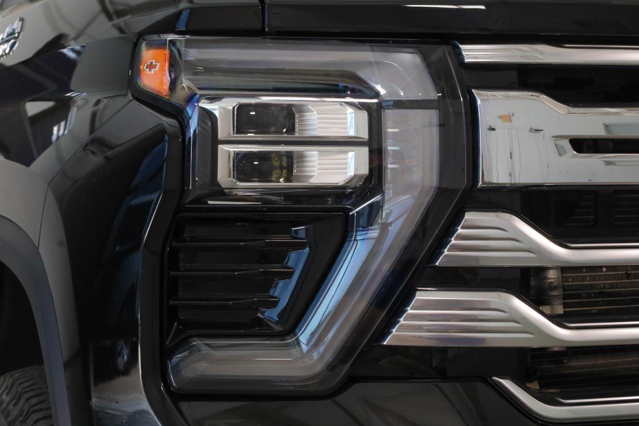 Chevrolet Silverado 2500HD 4WD Crew Cab 159" High Country 2024