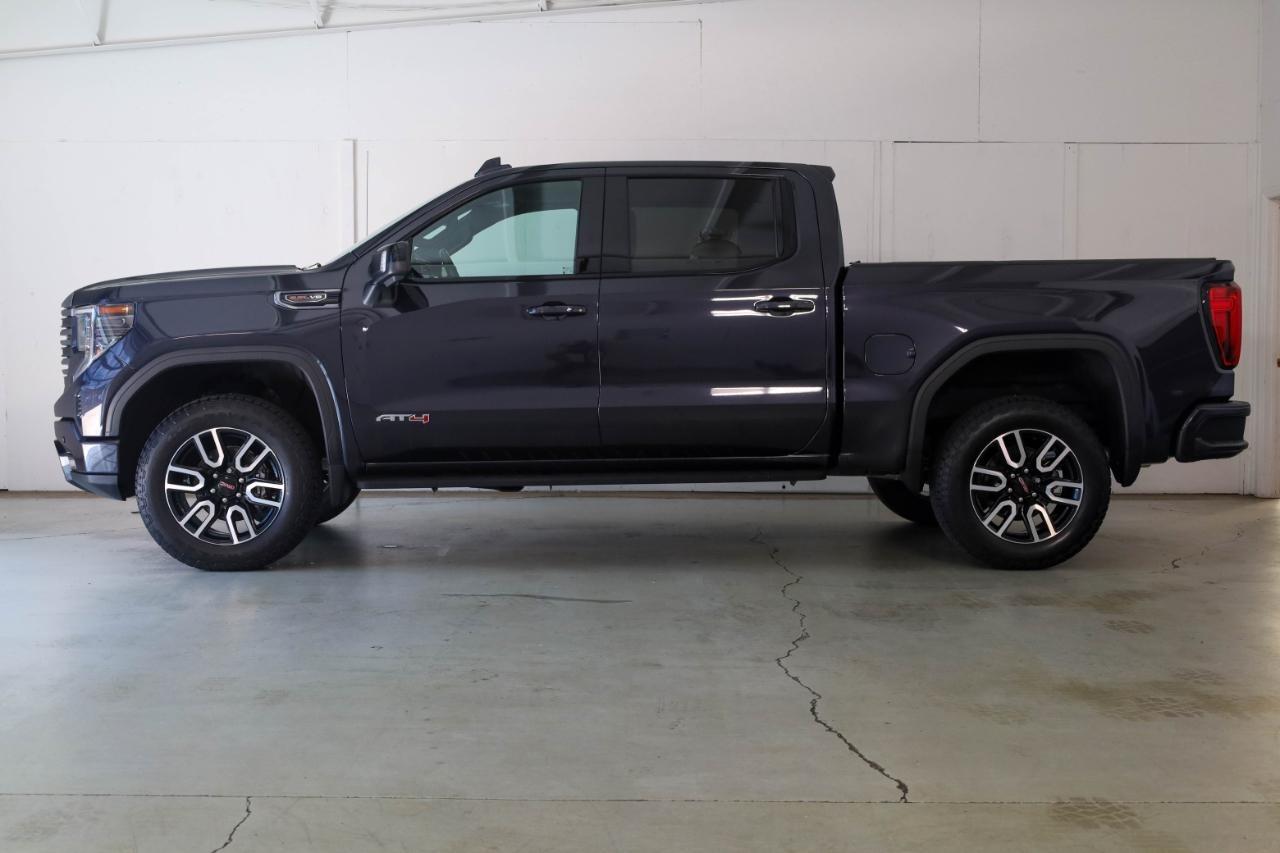 GMC Sierra 1500 4WD Crew Cab 147" AT4 2022