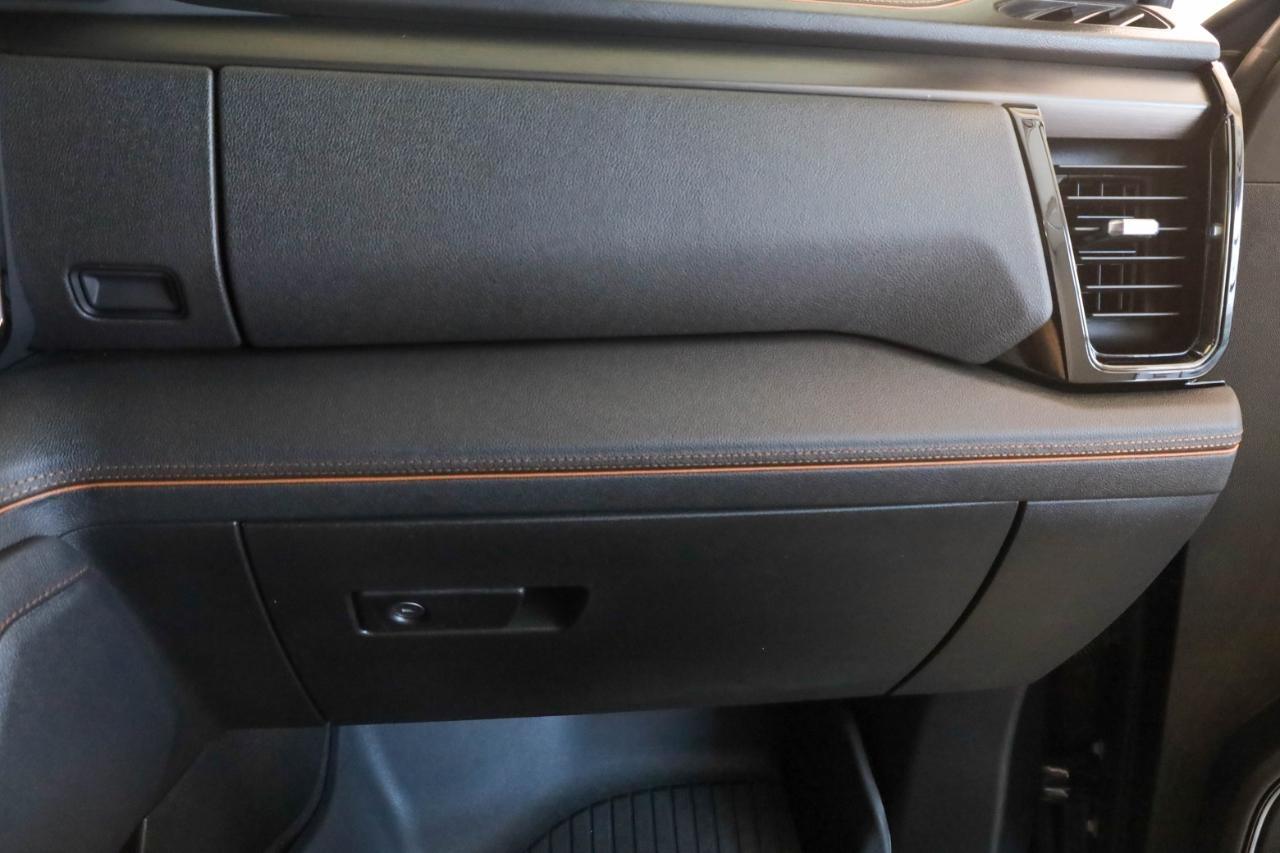 GMC Sierra 1500 4WD Crew Cab 147" AT4 2022