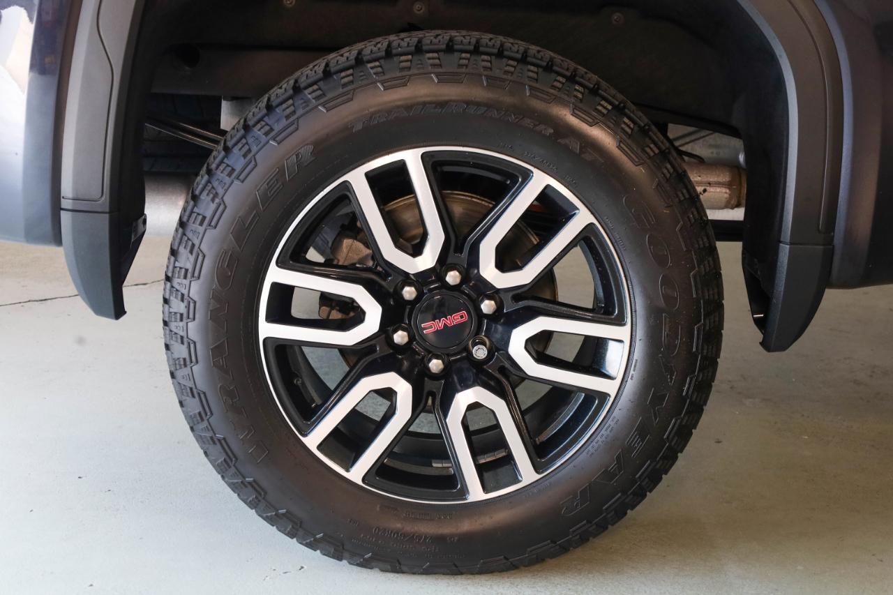 GMC Sierra 1500 4WD Crew Cab 147" AT4 2022