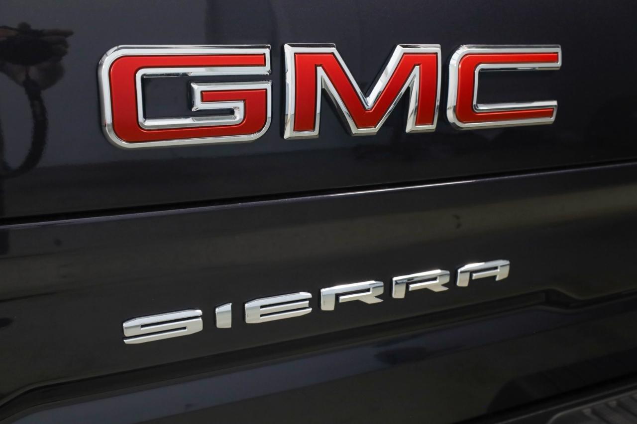 GMC Sierra 1500 4WD Crew Cab 147" AT4 2022