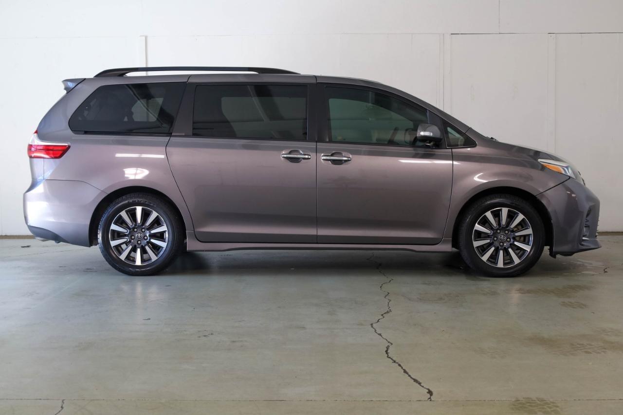 Toyota Sienna XLE Auto Access Seat FWD 7-Passenger (Natl) 2019