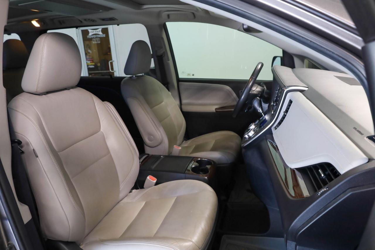 Toyota Sienna XLE Auto Access Seat FWD 7-Passenger (Natl) 2019