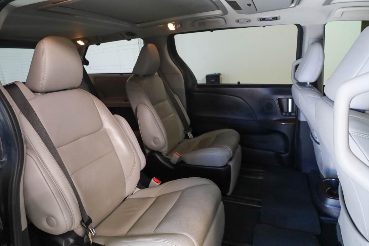 Toyota Sienna XLE Auto Access Seat FWD 7-Passenger (Natl) 2019