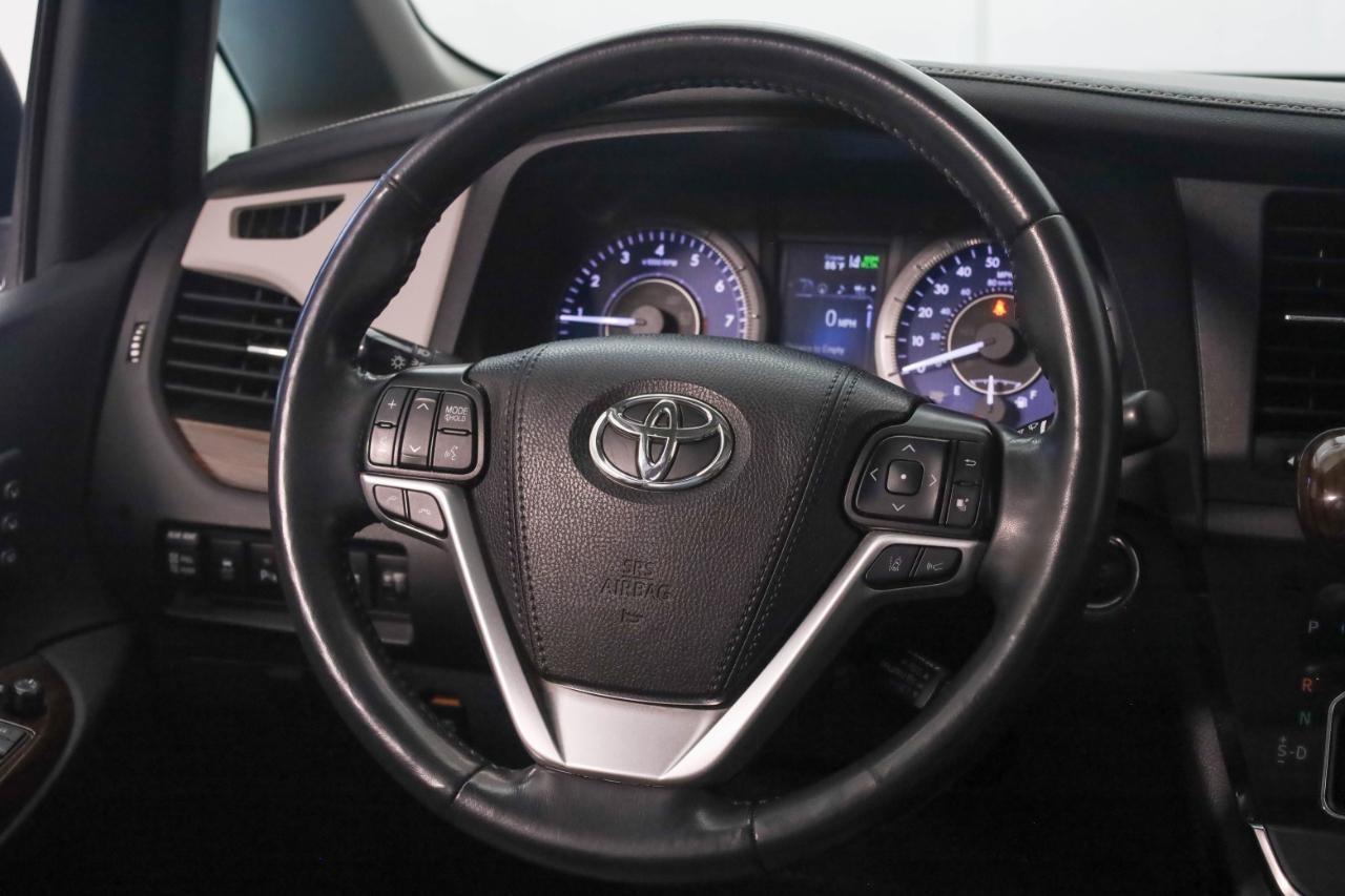 Toyota Sienna XLE Auto Access Seat FWD 7-Passenger (Natl) 2019
