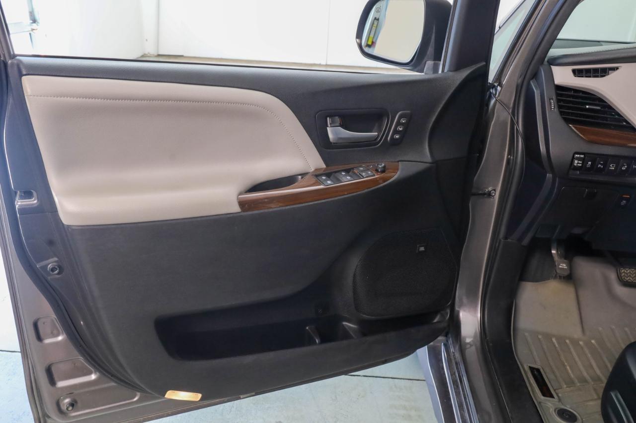 Toyota Sienna XLE Auto Access Seat FWD 7-Passenger (Natl) 2019