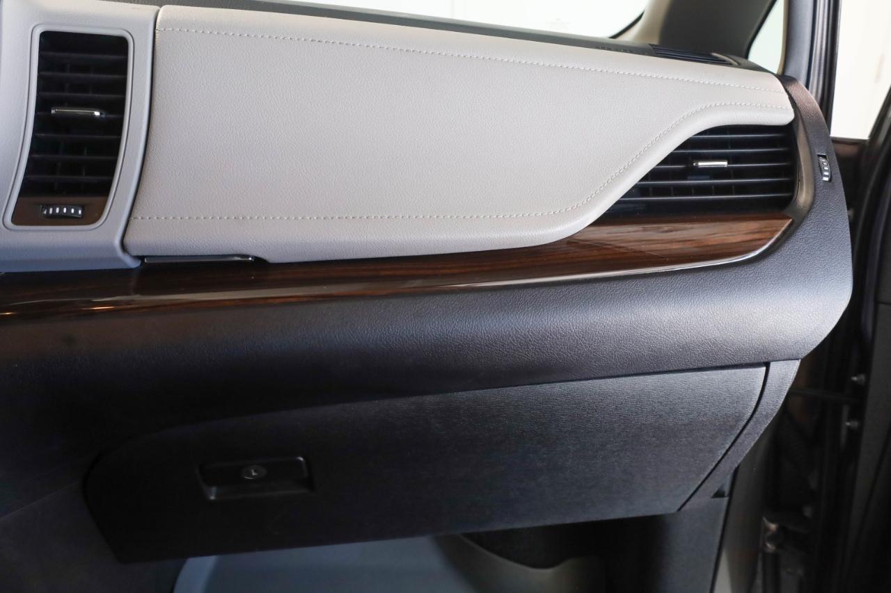 Toyota Sienna XLE Auto Access Seat FWD 7-Passenger (Natl) 2019