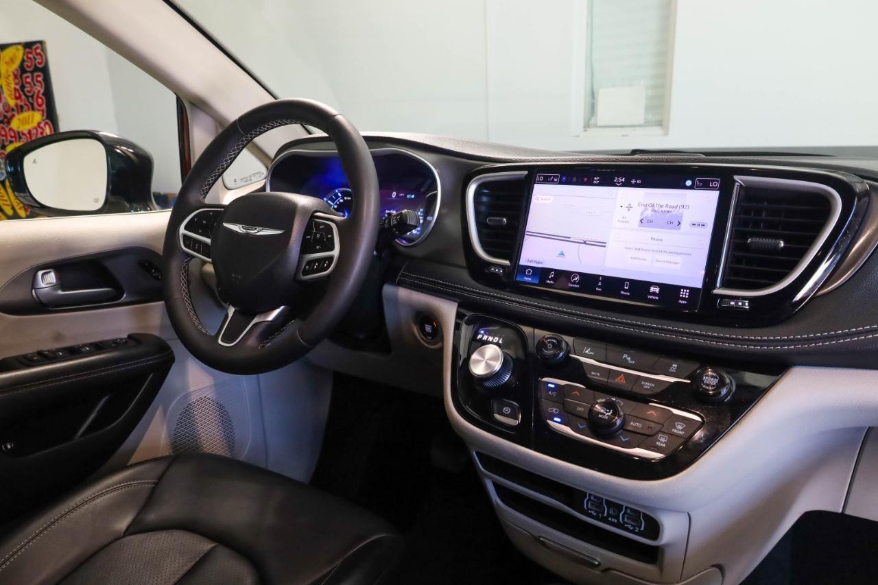 Chrysler Pacifica Hybrid Select FWD 2024