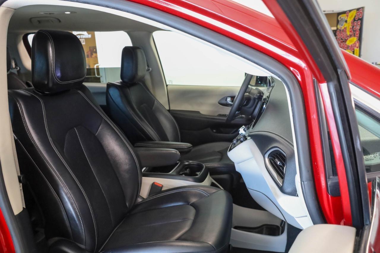 Chrysler Pacifica Hybrid Select FWD 2024
