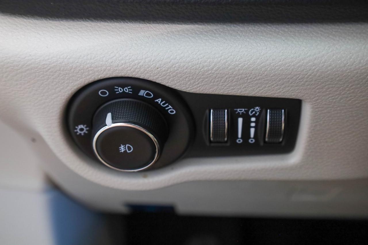 Chrysler Pacifica Hybrid Select FWD 2024