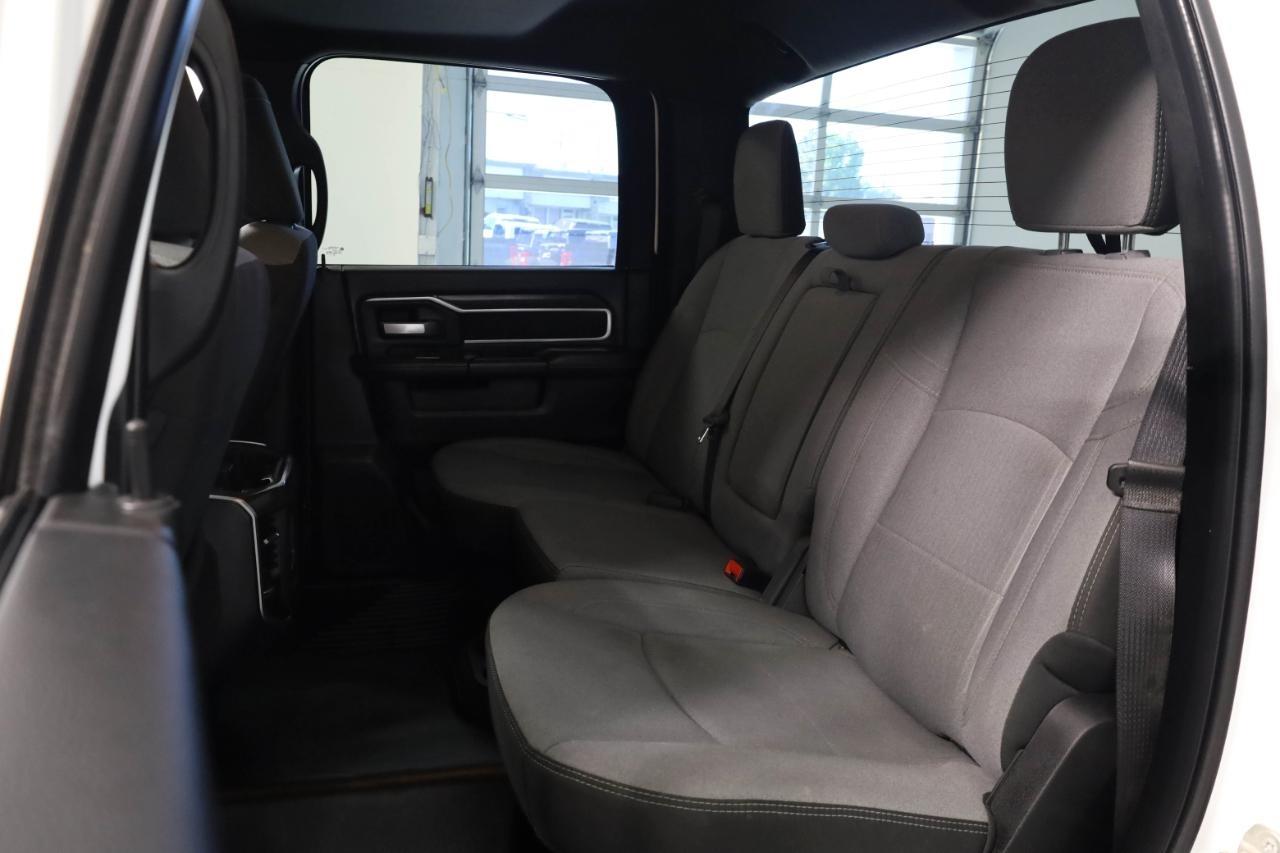RAM 2500 Big Horn 4x4 Crew Cab 6'4" Box 2024