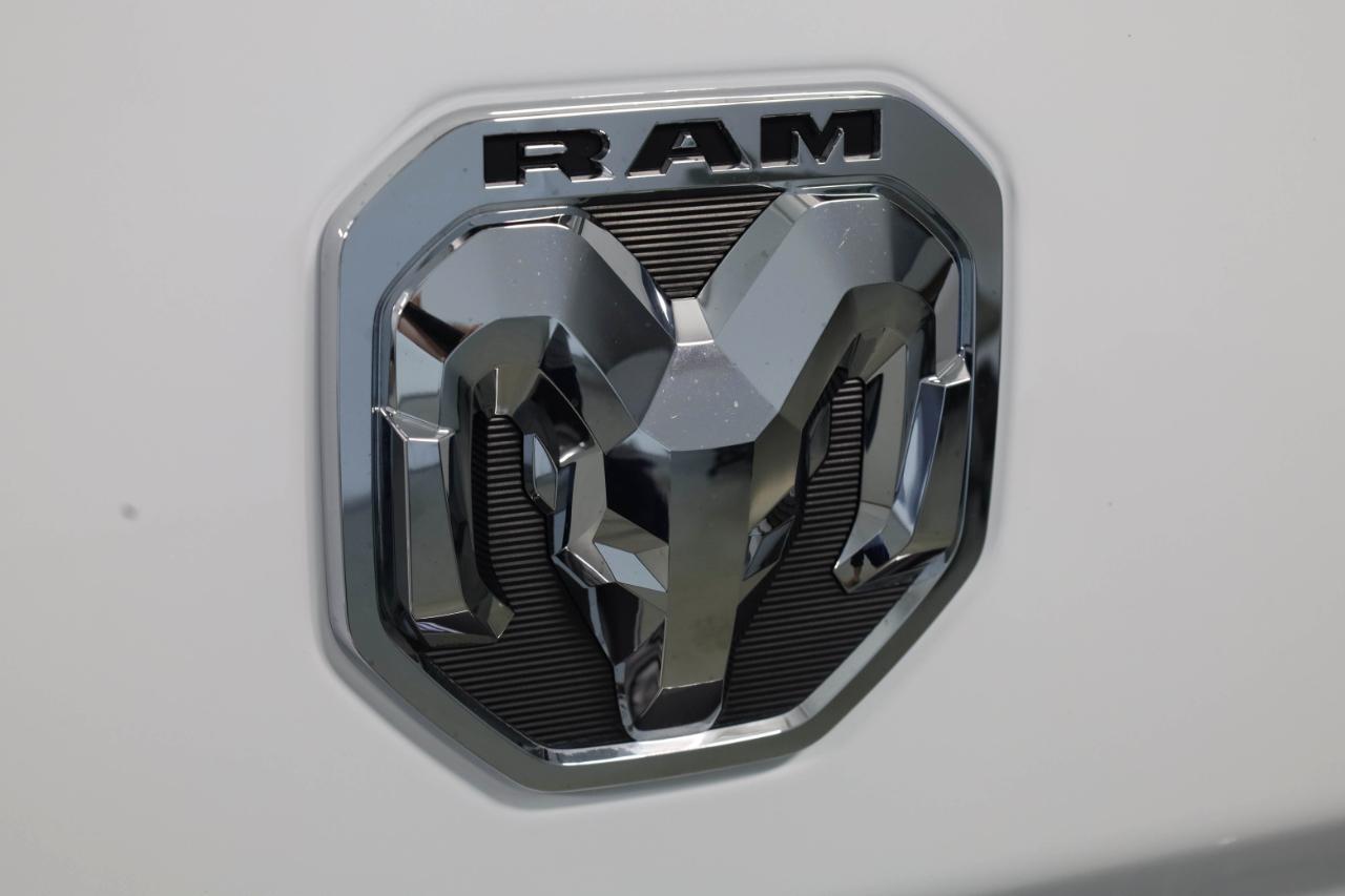 RAM 2500 Big Horn 4x4 Crew Cab 6'4" Box 2024