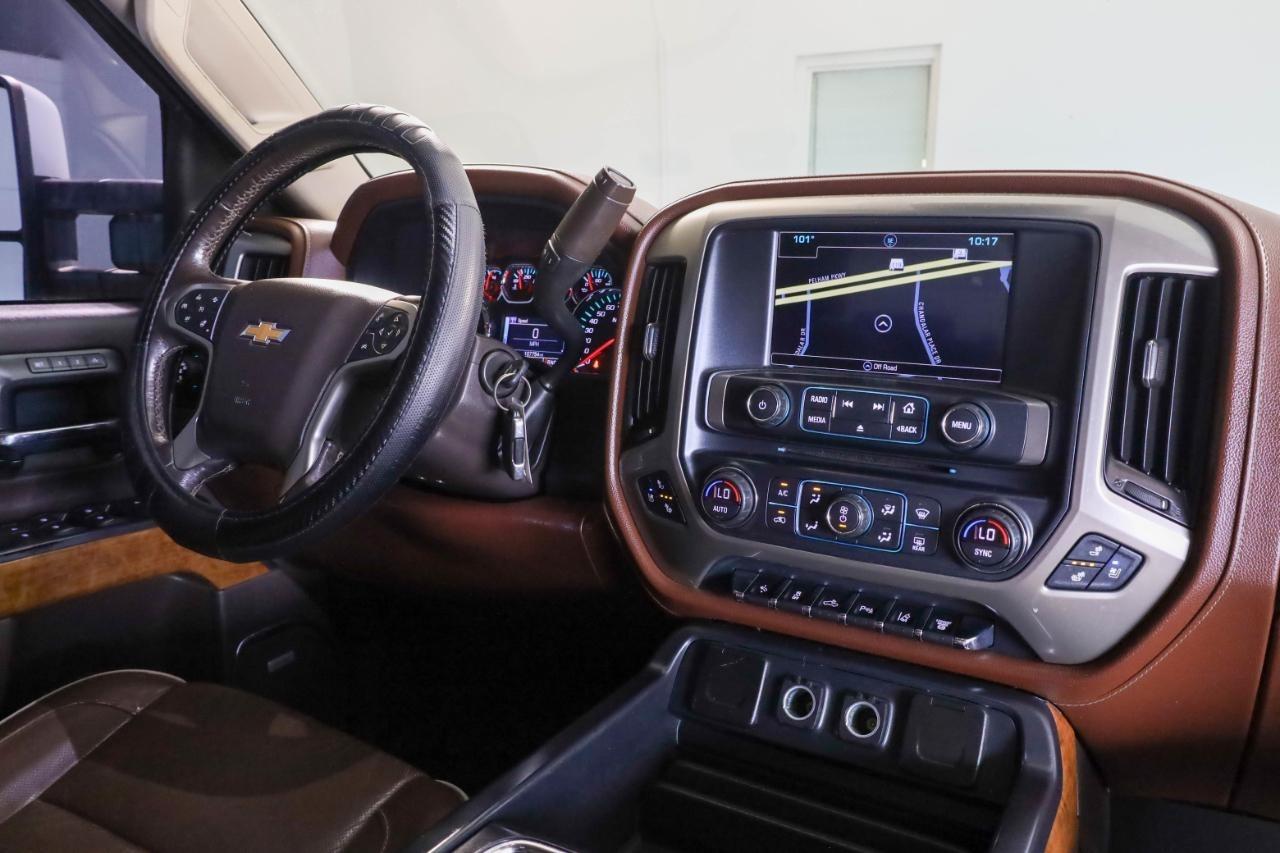 Chevrolet Silverado 2500HD 4WD Crew Cab 153.7" High Country 2017
