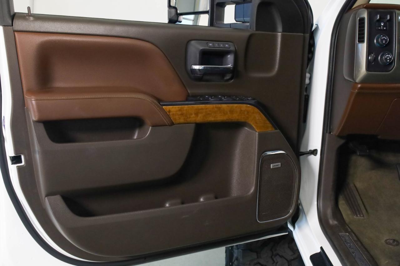 Chevrolet Silverado 2500HD 4WD Crew Cab 153.7" High Country 2017