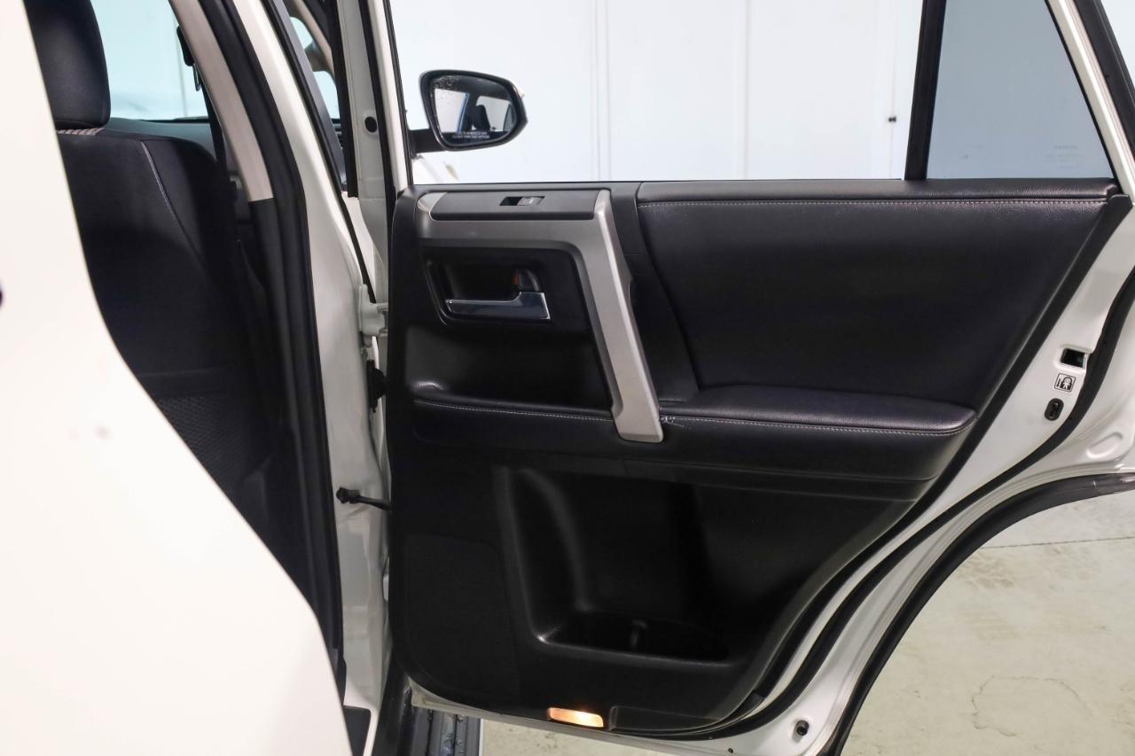 Toyota 4Runner TRD Off Road Premium 4WD (Natl) 2019